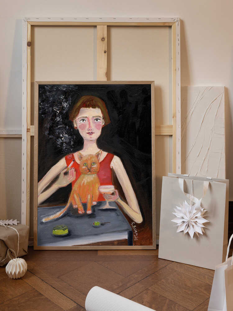 Vintage woman with cocktail and cat